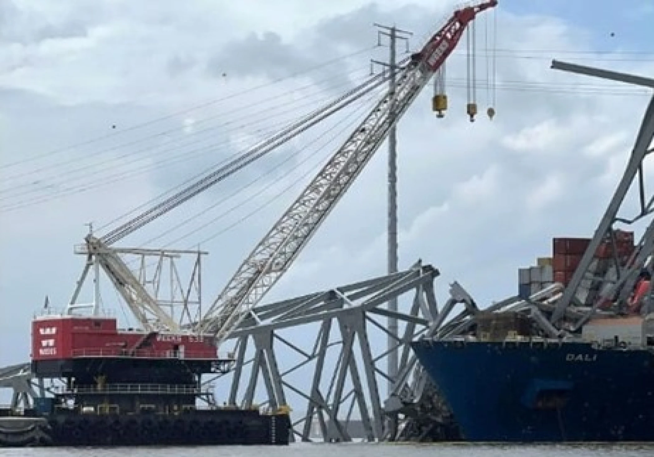 Surveying and Planning for Safe Recovery of Containership Dali Underway with Unified Command Leadership. Surveying and Planning for Safe Recovery of Containership Dali Underway with Unified Command Leadership.